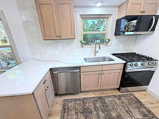 1325 WISCONSIN STREET, Oshkosh, WI 54901