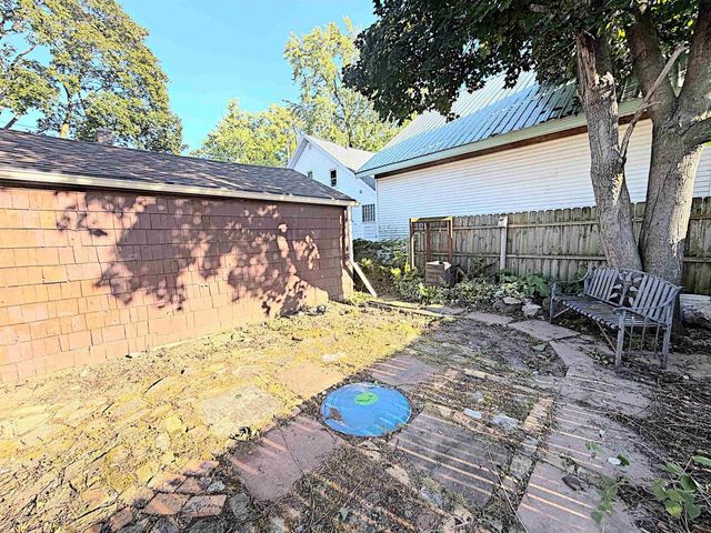 1325 WISCONSIN STREET, Oshkosh, WI 54901