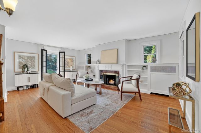 404 Bronxville Road, Bronxville, NY 10708
