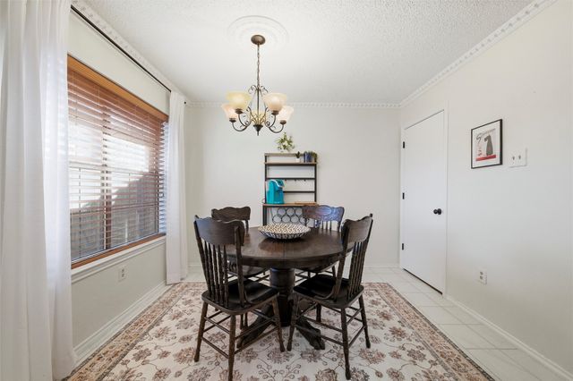 805 Cove Hollow, Irving, TX 75060