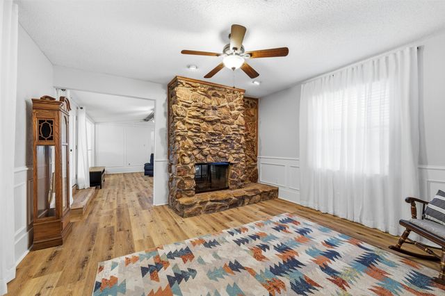 805 Cove Hollow, Irving, TX 75060