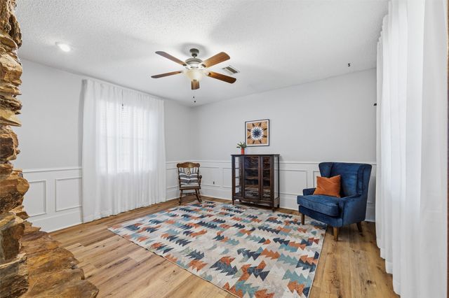 805 Cove Hollow, Irving, TX 75060