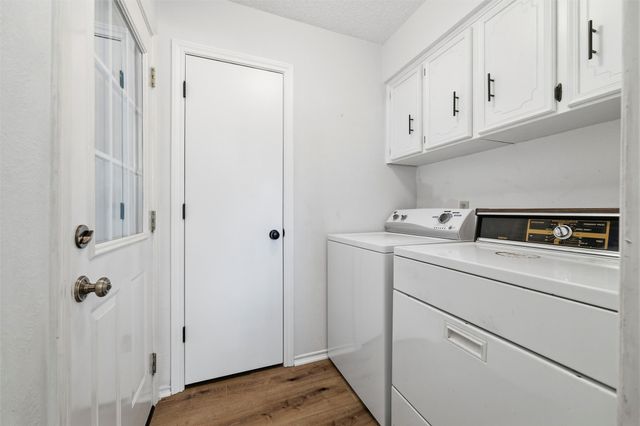 805 Cove Hollow, Irving, TX 75060