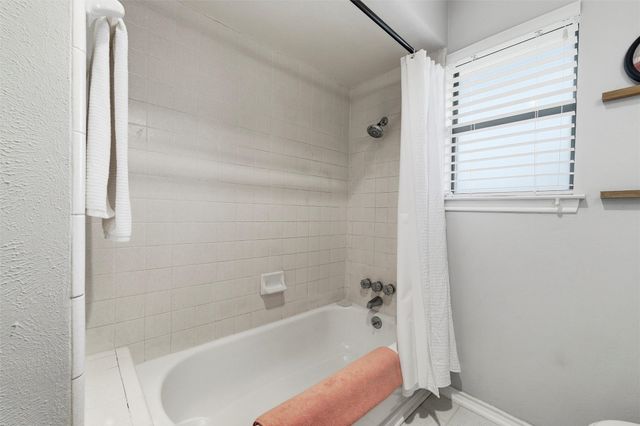 805 Cove Hollow, Irving, TX 75060