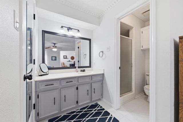 805 Cove Hollow, Irving, TX 75060