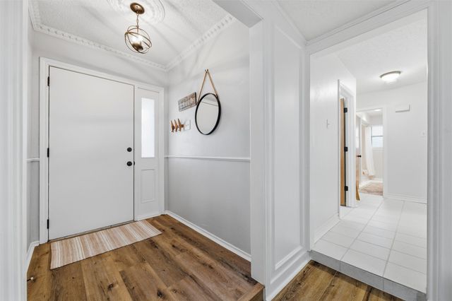 805 Cove Hollow, Irving, TX 75060