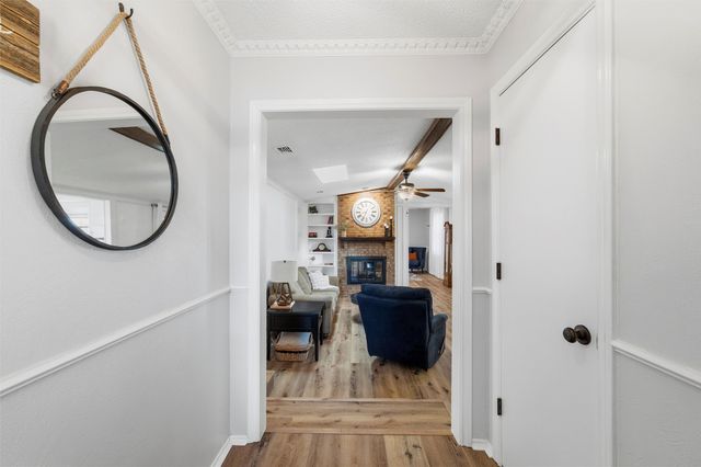 805 Cove Hollow, Irving, TX 75060