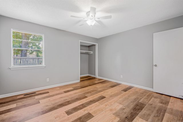 615 & 617 Brierly Dr, Sherwood, AR 72120