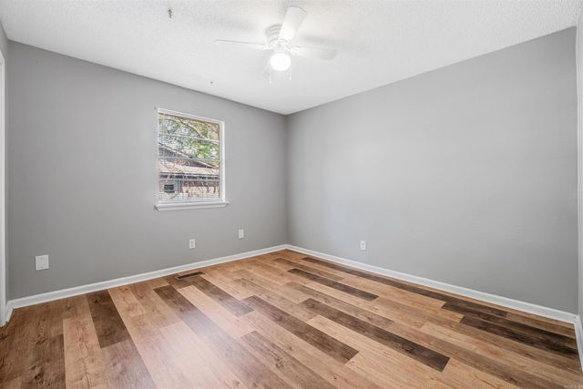 615 & 617 Brierly Dr, Sherwood, AR 72120