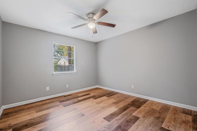 615 & 617 Brierly Dr, Sherwood, AR 72120