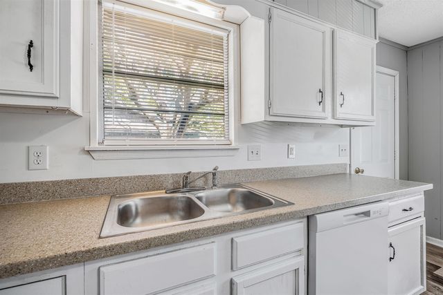 615 & 617 Brierly Dr, Sherwood, AR 72120