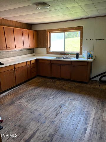 901 Ball Field Road, Gate City, VA 24251