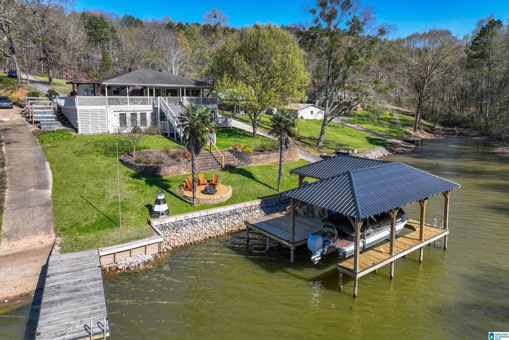 211 KEWANEE LANE, Talladega, AL 35160