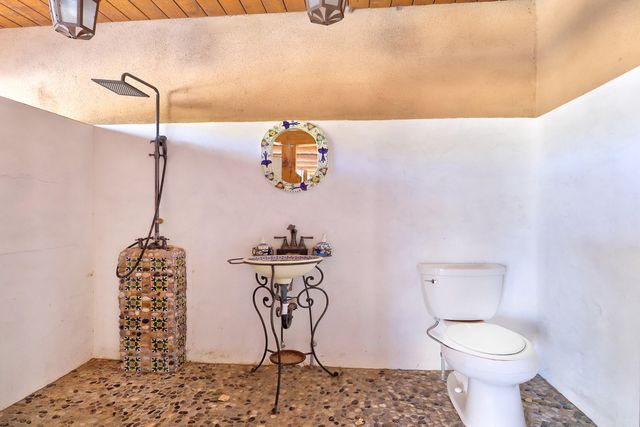 373 Bosque Acres Road, Corrales, NM 87048