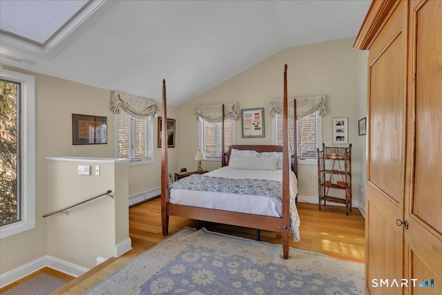 7 Point Comfort, Waterford, CT 06385