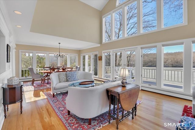 7 Point Comfort, Waterford, CT 06385