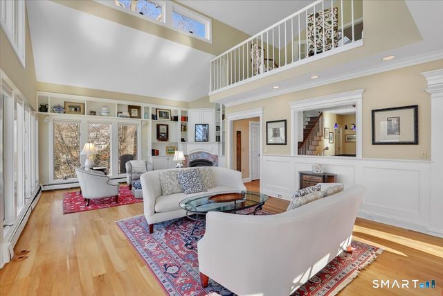 7 Point Comfort, Waterford, CT 06385