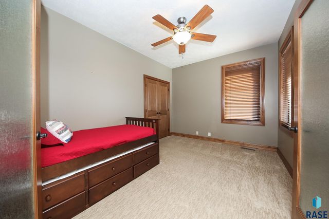 716 E Shadow Creek Ln Lane, Sioux Falls, SD 57108