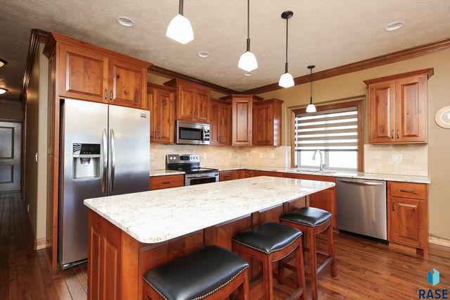 716 E Shadow Creek Ln Lane, Sioux Falls, SD 57108