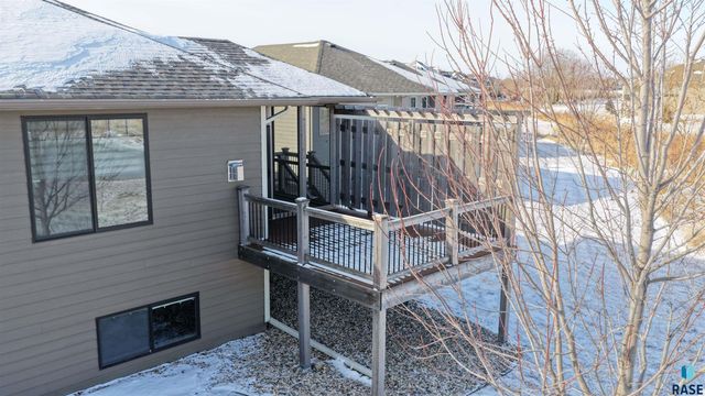 716 E Shadow Creek Ln Lane, Sioux Falls, SD 57108