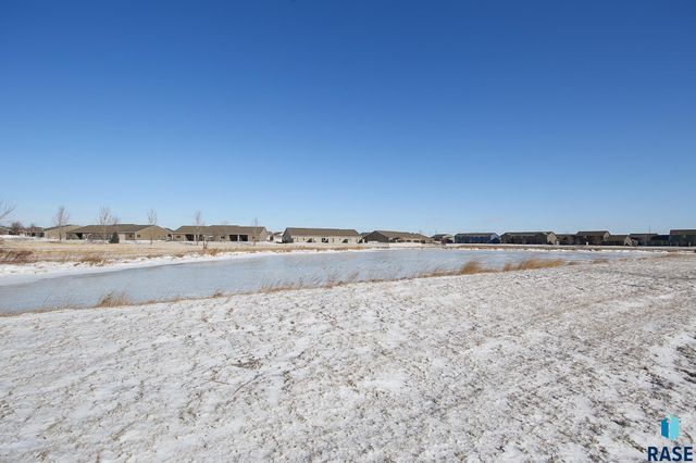 716 E Shadow Creek Ln Lane, Sioux Falls, SD 57108