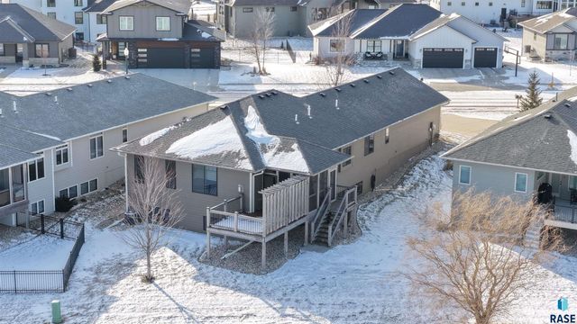 716 E Shadow Creek Ln Lane, Sioux Falls, SD 57108