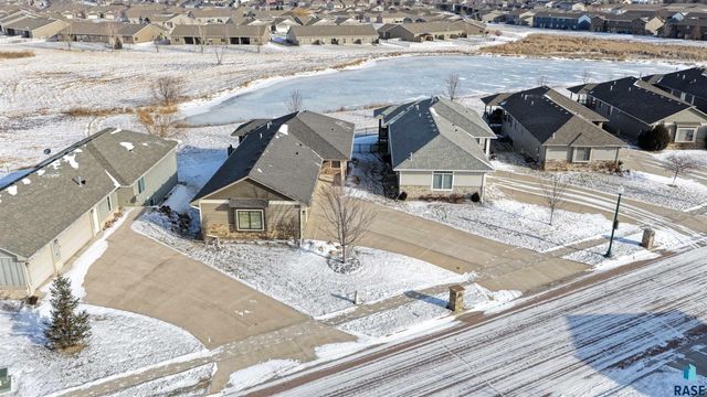 716 E Shadow Creek Ln Lane, Sioux Falls, SD 57108
