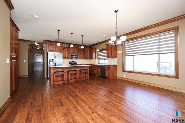 716 E Shadow Creek Ln Lane, Sioux Falls, SD 57108