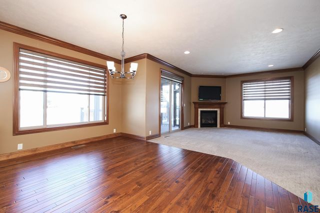 716 E Shadow Creek Ln Lane, Sioux Falls, SD 57108