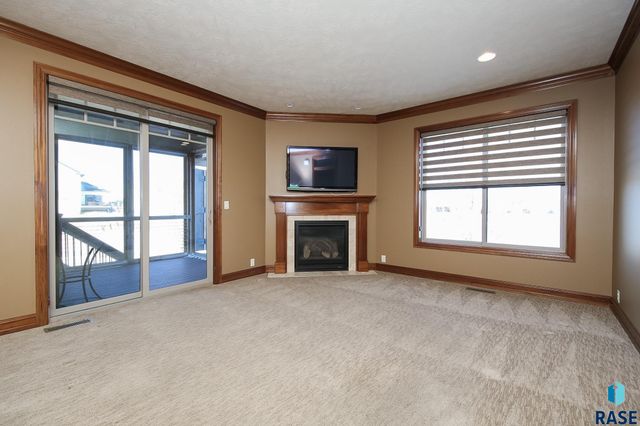 716 E Shadow Creek Ln Lane, Sioux Falls, SD 57108