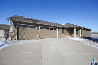 716 E Shadow Creek Ln Lane, Sioux Falls, SD 57108