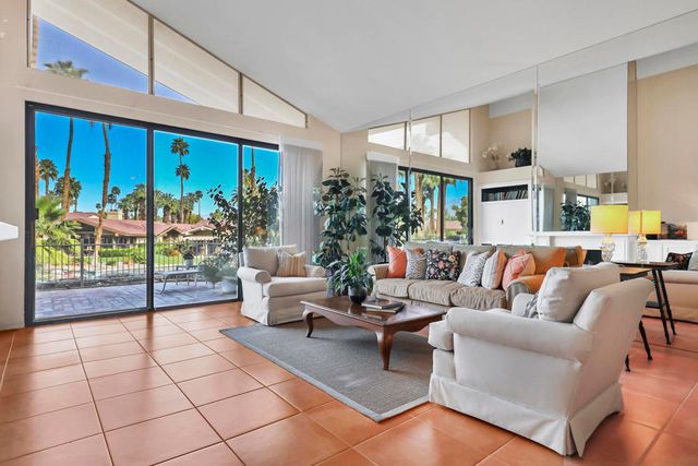 326 Appaloosa Way, Palm Desert, CA 92211