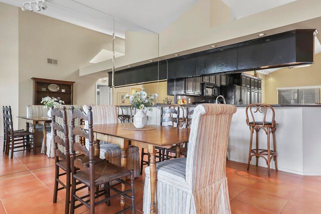 326 Appaloosa Way, Palm Desert, CA 92211