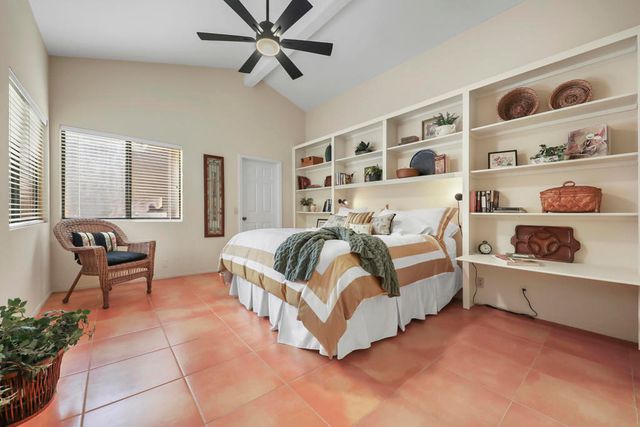 326 Appaloosa Way, Palm Desert, CA 92211