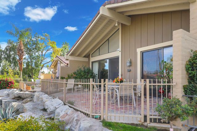 326 Appaloosa Way, Palm Desert, CA 92211