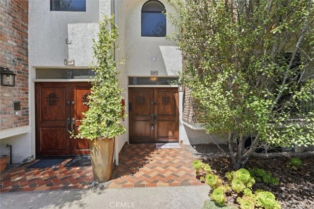 1207 S Catalina Avenue, Redondo Beach, CA 90277