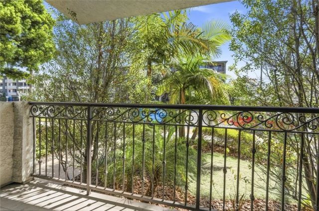 1207 S Catalina Avenue, Redondo Beach, CA 90277