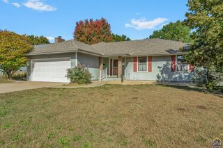 6054 SW 25th ST, Topeka, KS 66614