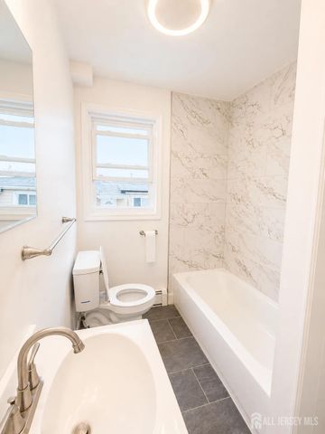 39 Union Street, Carteret, NJ 07008