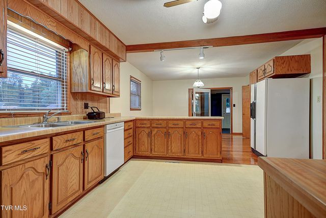 801 Hemlock Street, Elizabethton, TN 37643