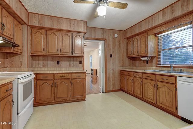 801 Hemlock Street, Elizabethton, TN 37643
