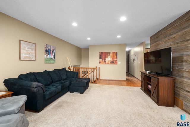 932 S Kennedy Ave Avenue, Sioux Falls, SD 57103