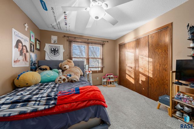 932 S Kennedy Ave Avenue, Sioux Falls, SD 57103