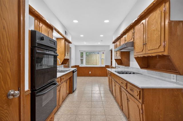 6422 Rock Canyon Circle, Dallas, TX 75232