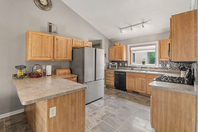 14505 Meadowpark Drive, Unadilla Twp, MI 48169