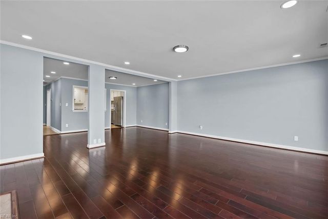 68 Sandie Point LN, Portsmouth, VA 23701