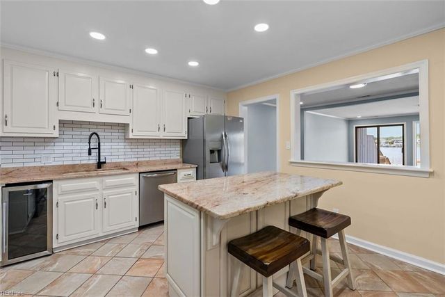 68 Sandie Point LN, Portsmouth, VA 23701