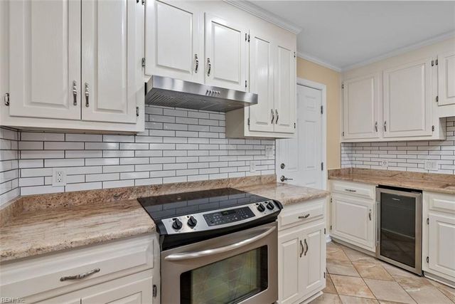 68 Sandie Point LN, Portsmouth, VA 23701