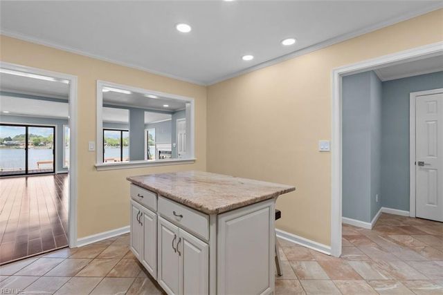 68 Sandie Point LN, Portsmouth, VA 23701