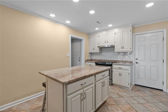 68 Sandie Point LN, Portsmouth, VA 23701